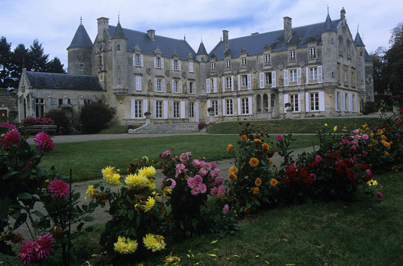 无人,横图,室外,白天,草坪,建筑,法国,欧洲,加拿大,城堡,庭院,文艺复兴,历史,花,摄影,北美,北美洲,西欧,法兰西,美洲,豪宅,古典风格,中欧,法兰西共和国,北亚美利加洲,亚美利加洲,法兰西第五共和国,卢瓦尔河,罗亚尔河,旺代省,彩图