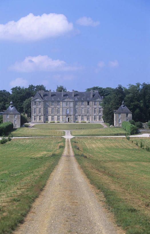 无人,竖图,室外,白天,草坪,建筑,法国,城堡,庭院,纪念碑,小路,历史,草,摄影,布列塔尼,要塞,透视图,中欧,莫尔比昂省,彩图