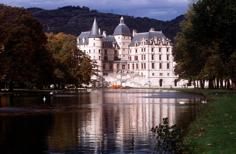 无人,横图,室外,白天,湖,建筑,法国,欧洲,城堡,历史,动物,摄影,园林,国家公园,西欧,法兰西,中欧,法兰西共和国,法兰西第五共和国,彩图,旅行,罗讷.阿尔卑斯,罗讷.阿尔卑斯大区,脊椎动物亚门