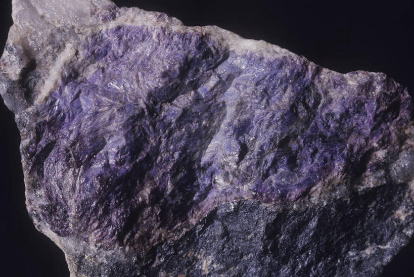 无人,横图,室内,特写,黑色背景,一个,黑色,自然,摄影,单个,部分,环境,高雅,地质学,矿物质,自然地理,岩石,彩图,影棚拍摄,韧性