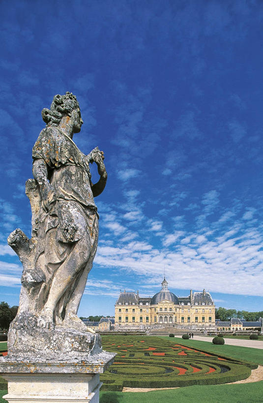 无人,竖图,室外,白天,建筑,雕塑,法国,欧洲,艺术,装饰,雕刻,雕像,城堡,首都,历史,工艺品,摄影,纪念,园林,美术,西欧,法兰西,主题,陈列,巴洛克风格,中欧,法兰西共和国,功能,美学,法兰西第五共和国,法兰西岛,法兰西岛大区,塞纳.马恩省,彩图,旅行,子爵城堡