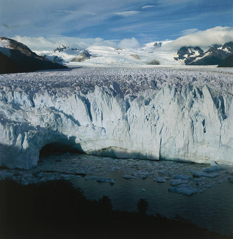 无人,竖图,方图,室外,白天,湖,山,雪,阿根廷,冰,地形,风景,自然,地标建筑,南美,摄影,气象,环境,气候,国家公园,冰河,巴塔哥尼亚,莫雷诺冰川,自然地理,彩图,阿根廷湖,郊野公园