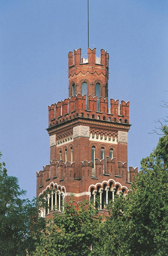 无人,竖图,室外,白天,建筑,意大利,装饰,城堡,塔,历史,树,蓝色,天空,摄影,意大利文化,贝加莫,伦巴第大区,万里无云,自然地理,彩图,联合国教科文组织