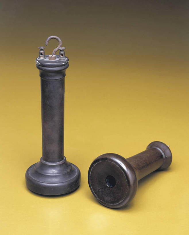 无人,竖图,通讯,银,美国,金属,磁铁,古典,两个,摄影,电话机,彩图,影棚拍摄