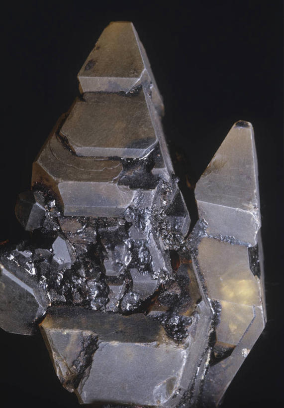 无人,竖图,黑色背景,灰色,自然,摄影,地质学,矿物质,硫磺,岩石,彩图,影棚拍摄,烟煤