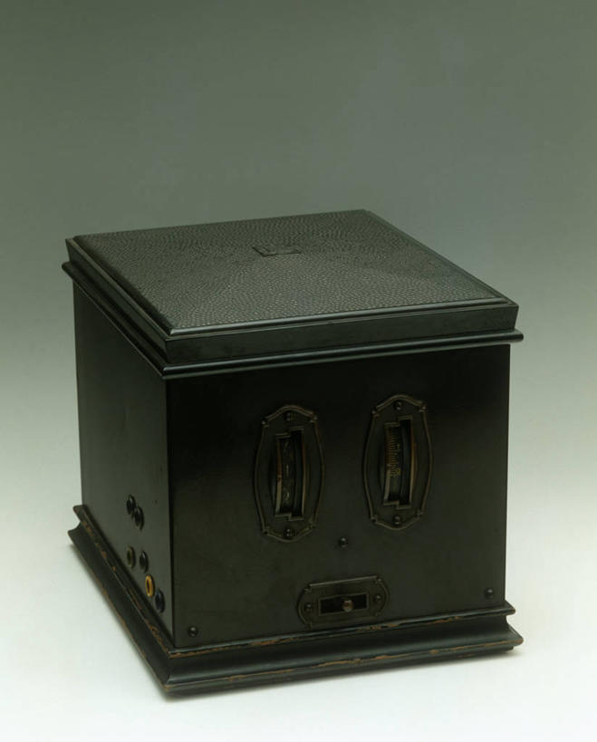 无人,竖图,室内,技术,德国,灰色背景,古典,历史,一个,灰色,收音机,摄影,单个,古董,中欧,彩图,影棚拍摄