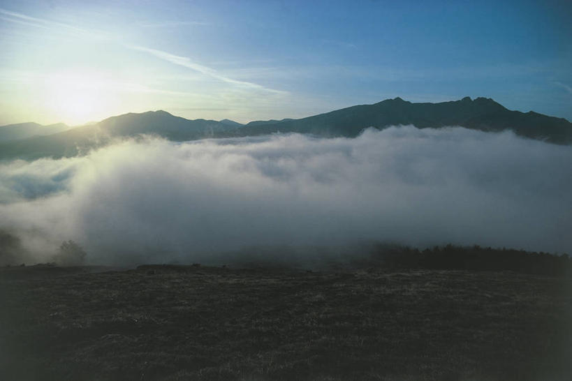 无人,横图,俯视,室外,白天,旅游,度假,美景,日落,山脉,意大利,欧洲,地平线,地形,景观,云,辽阔,地面,娱乐,风景,天空,自然,黄昏,享受,休闲,广阔,景色,放松,摄影,一望无际,南欧,自然风光,延伸,意大利共和国,天地相交,无边无际,一马平川,艾米利亚.罗马涅,艾米利亚.罗马涅大区,自然地理,彩图,高角度拍摄,亚平宁山脉