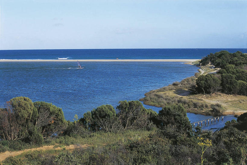 无人,横图,室外,白天,海洋,美景,水,意大利,池塘,地平线,海岸线,景观,水平线,树,风景,自然,景色,摄影,环境,南欧,自然风光,意大利文化,卡利亚里,撒丁岛,潟湖,自然地理,彩图,旅行