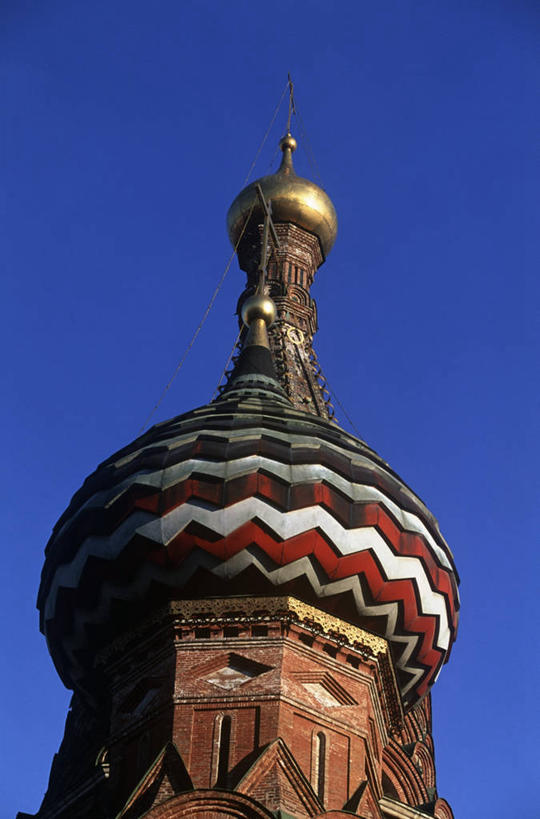 无人,竖图,室外,白天,仰视,童话故事,城市,建筑,欧洲,俄罗斯,亚洲,首都,历史,天空,地标建筑,幻想,摄影,宁静,圆顶建筑,红场,莫斯科,万里无云,俄联邦,俄罗斯联邦,莫斯科州,五海之港,圣巴索大教堂,波克罗夫斯基教堂,圣巴索教堂,圣巴西利亚大教堂,莫斯科红场,圣巴西尔大教堂,彩图,低角度拍摄,旅行,大教堂,俄罗斯文化,柏拉仁诺教堂