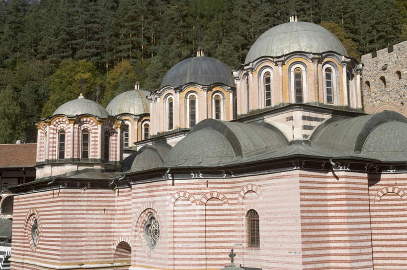 无人,教堂,横图,室外,白天,建筑,保加利亚,树,地标建筑,摄影,宗教,国家公园,基督教,圆顶建筑,宗教建筑,修道院,东正教,里拉修道院,彩图,旅行,郊野公园