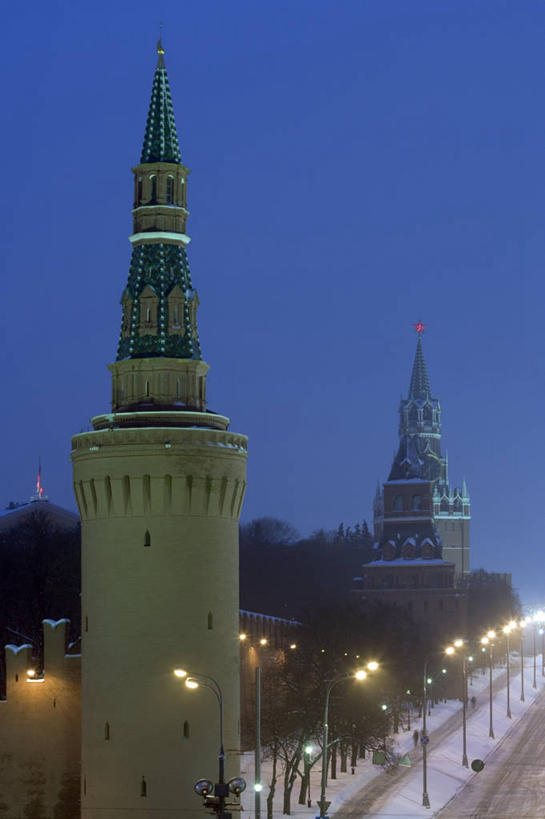 竖图,俯视,室外,雪,建筑,路灯,俄罗斯,墙,冬天,塔,尖顶,光亮,首都,历史,黄昏,地标建筑,摄影,照亮,照明设备,红场,莫斯科,克里姆林宫,历史博物馆,彩图,高角度拍摄,旅行,俄罗斯文化