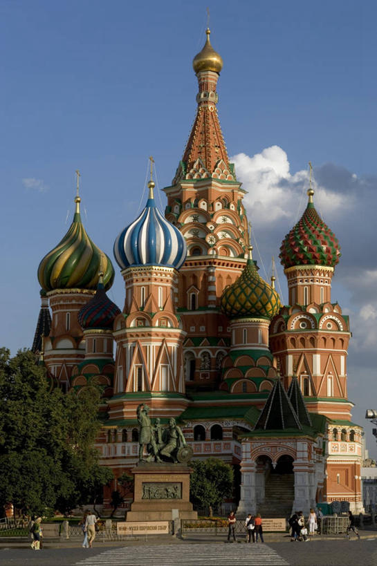 广场,竖图,方图,室外,白天,旅游,度假,城市,建筑,欧洲,俄罗斯,亚洲,行人,游客,游人,云,古城,首都,路人,旅客,天空,地标建筑,摄影,复杂,圆顶建筑,红场,莫斯科,俄联邦,俄罗斯联邦,莫斯科州,五海之港,圣巴索大教堂,波克罗夫斯基教堂,圣巴索教堂,圣巴西利亚大教堂,过客,莫斯科红场,圣巴西尔大教堂,彩图,旅行,大教堂,俄罗斯文化,柏拉仁诺教堂