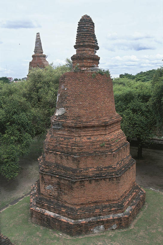 无人,公园,竖图,俯视,室外,白天,草坪,建筑,曼谷,泰国,亚洲,首都,历史,大城,素可泰,天空,地标建筑,摄影,宗教,东南亚,佛教,考古学,泰王国,玛哈泰寺,素可泰历史公园,印度支那,彩图,高角度拍摄,旅行,素可泰遗址公园