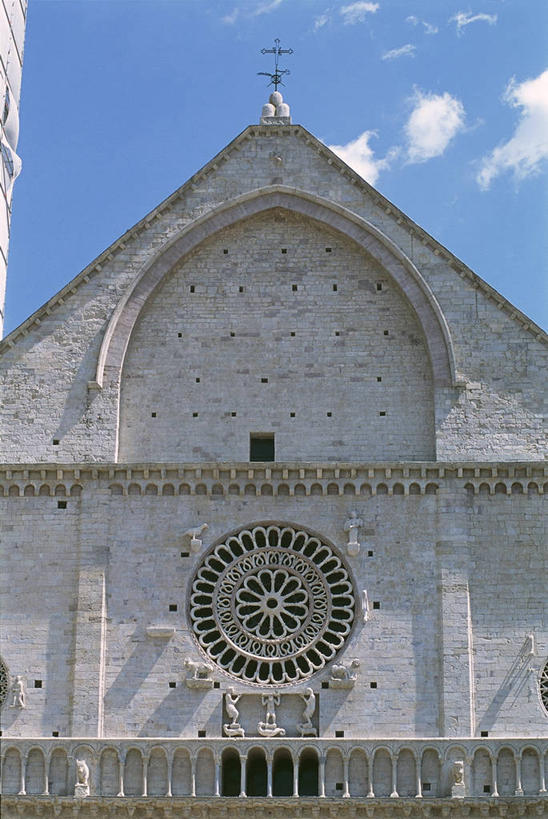 无人,教堂,竖图,室外,白天,仰视,建筑,意大利,历史,地标建筑,摄影,罗马式,南欧,意大利文化,翁布里亚大区,阿西西,彩图,低角度拍摄,大教堂,时代