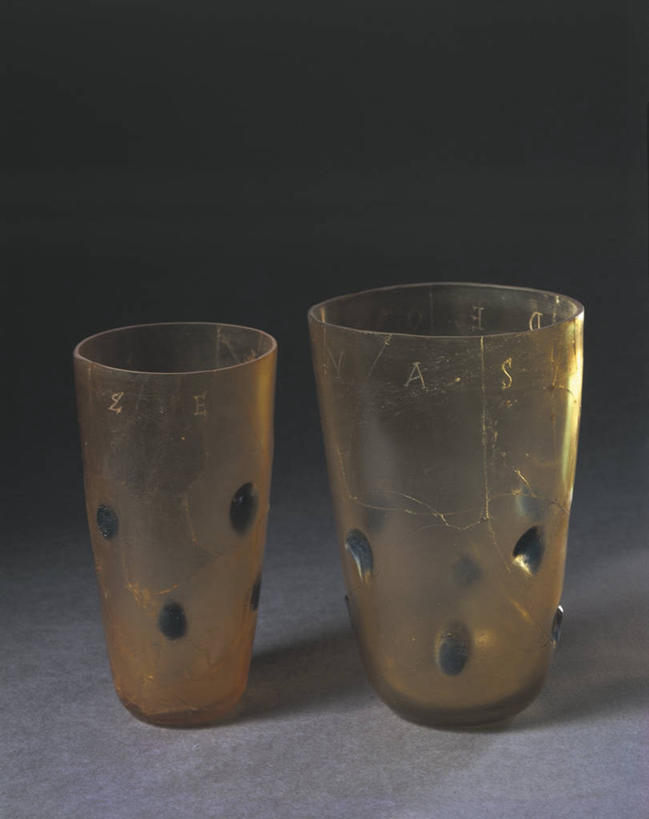 无人,竖图,半透明,灰色背景,文字,古罗马,古代,两个,灰色,摄影,古希腊,信函,美术工艺,彩图,影棚拍摄