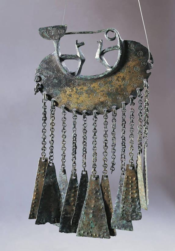 无人,竖图,时尚,珠宝,生锈,古代,一个,摄影,单个,腐蚀,侵蚀,扣环,青铜,腐化,古代文明,锈迹斑斑,项坠,美术工艺,彩图,影棚拍摄