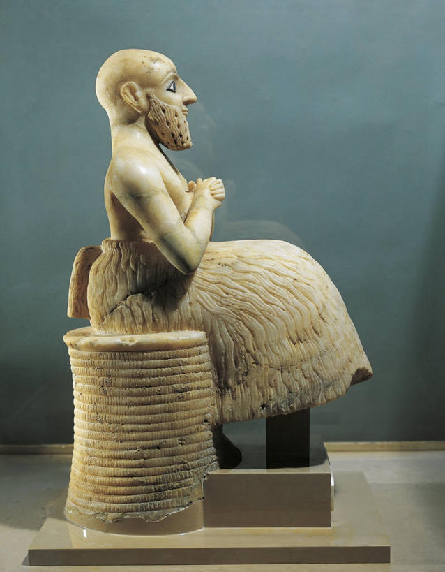 胡须,无人,坐,握手,竖图,侧面,灰色背景,标志,雕像,符号,标识,古代,一个,灰色,摄影,单个,性别符号,脱发,古代文明,胡子,络腮胡,搀手,拉手,手拉手,手握手,彩图,影棚拍摄,传统服装,男性符号