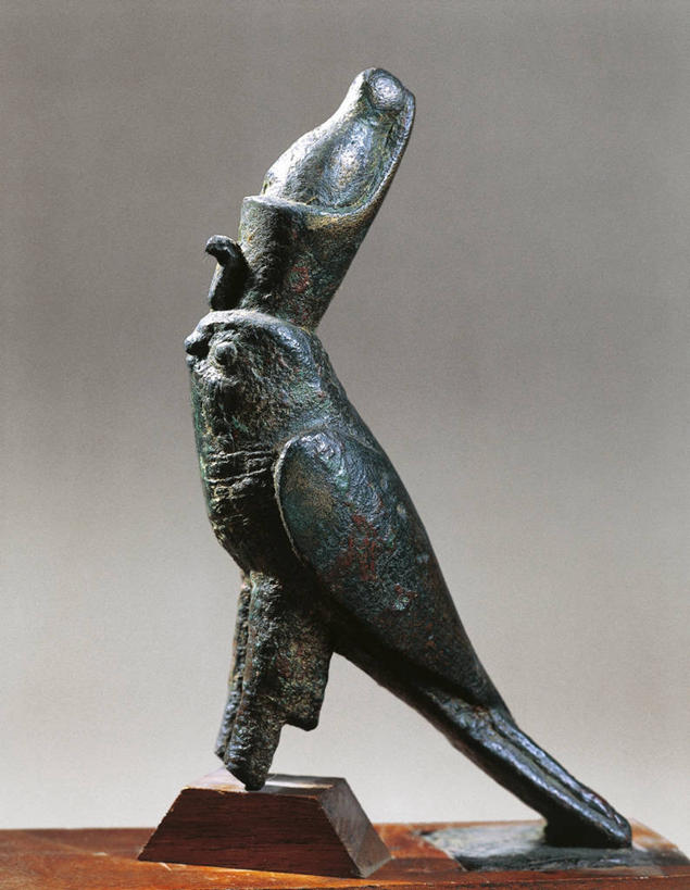 无人,竖图,雕塑,灰色背景,神话,艺术,装饰,雕刻,雕像,文化,古代,一个,灰色,工艺品,摄影,宗教,单个,纪念,美术,主题,传说,陈列,猎鹰,青铜,功能,美学,守护神,古埃及文明,古代文明,荷鲁斯,美术工艺,法老守护神,埃及神话,王冠,彩图,影棚拍摄,神