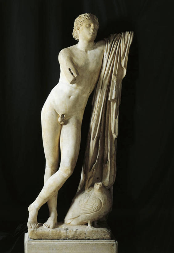 裸体,无人,站,竖图,正面,雕塑,黑色背景,神话,鸟类,标志,长袍,雕像,符号,破坏,标识,古罗马,破损,古代,赤脚,摄影,损坏,性别符号,美术工艺,双腿交叉,彩图,影棚拍摄,男性符号