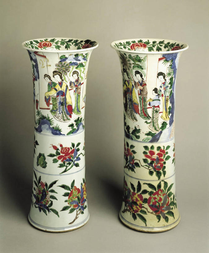 无人,竖图,花瓶,花纹,米色背景,花,两个,摄影,美术工艺,彩图,影棚拍摄