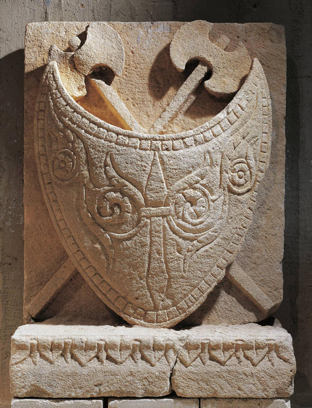 无人,竖图,室内,白天,雕塑,艺术,历史,古代,一个,摄影,盾,单个,部分,手艺,古代文明,美术工艺,彩图,斧