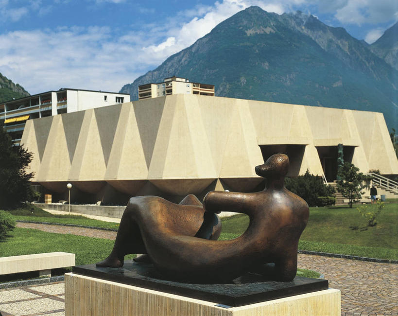 无人,博物馆,躺,横图,室外,白天,山,雕塑,艺术,雕像,英格兰,一个,摄影,单个,考古学,手艺,青铜,美术工艺,卧着,躺着,卧,彩图,亨利摩尔