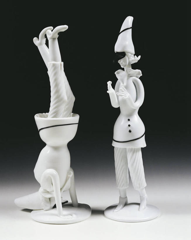 无人,竖图,雕塑,艺术,装饰,雕刻,雕像,两个,白色,工艺品,摄影,纪念,美术,颠倒,主题,陈列,功能,美学,美术工艺,彩图,影棚拍摄