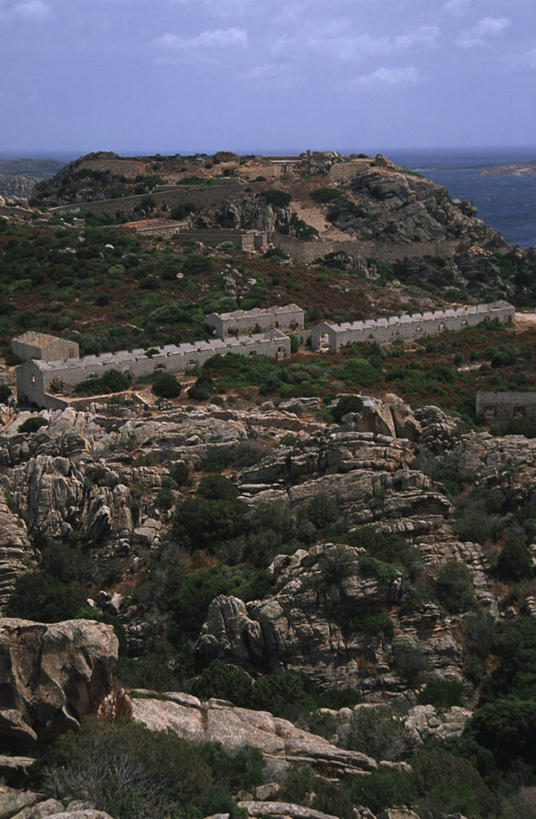 无人,竖图,俯视,室外,白天,旅游,度假,海洋,美景,山,意大利,帕劳,地形,海岸线,景观,娱乐,风景,自然,享受,休闲,景色,放松,摄影,宁静,岩层,自然风光,撒丁岛,自然地理,岩石,彩图,高角度拍摄