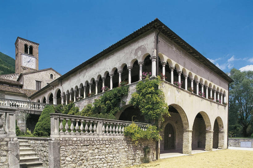 无人,栏杆,横图,室外,白天,建筑,日光,意大利,拱门,历史,地标建筑,摄影,宁静,基督教,意大利文化,威尼托大区,万里无云,柱廊,美术工艺,彩图,特雷维索省