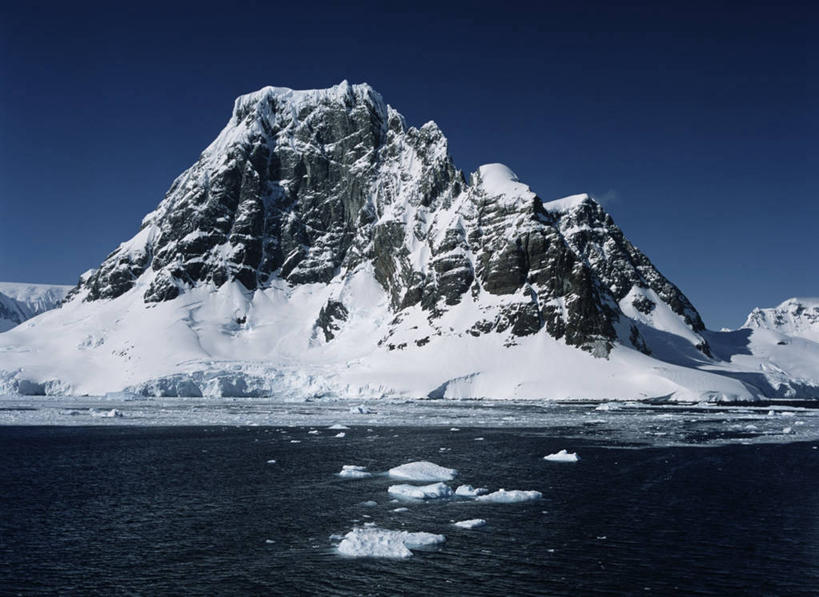 无人,横图,室外,白天,旅游,度假,冰山,海洋,美景,山,山脉,雪,雪山,秘鲁,漂浮,地形,海岸线,景观,山顶,首都,娱乐,风景,自然,享受,休闲,景色,南美,放松,寒冷,摄影,气象,宁静,南美洲,气候,拉丁美洲,自然风光,南极洲,美洲,秘鲁共和国,利马,亚美利加洲,南亚美利加洲,玉米之仓,南极半岛,利马省,自然地理,彩图