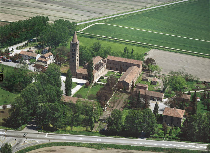 无人,横图,俯视,室外,白天,美景,建筑,意大利,欧洲,景观,田地,树,自然,景色,摄影,基督教,南欧,自然风光,意大利共和国,修院,艾米利亚.罗马涅,艾米利亚.罗马涅大区,费拉拉,彩图,高角度拍摄