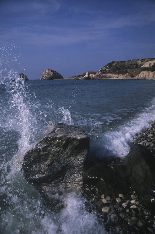 无人,竖图,室外,白天,海浪,海洋,塞浦路斯,神话,溅,海岸线,风景,摄影,撞击,岩石,彩图
