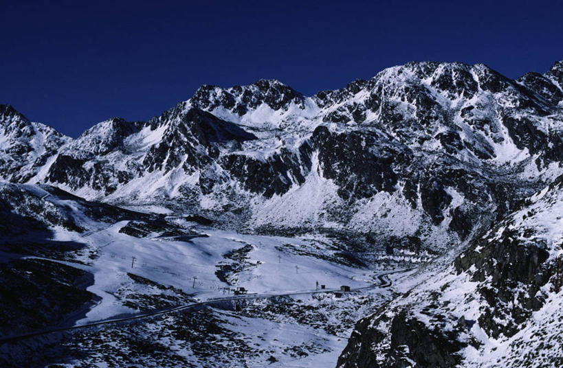 无人,横图,室外,白天,旅游,度假,美景,山,雪山,安道尔,地形,景观,山谷,娱乐,风景,自然,享受,休闲,景色,放松,摄影,宁静,自然风光,万里无云,自然地理,彩图