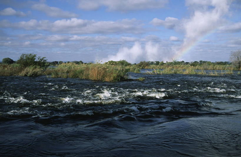 无人,横图,室外,白天,彩虹,芦苇,赞比亚,喷,飞溅,地平线,地形,辽阔,地面,风景,广阔,摄影,宁静,一望无际,国家公园,延伸,赞比西河,天地相交,维多利亚瀑布,无边无际,一马平川,彩图,旅行,莫西奥图尼亚国家公园