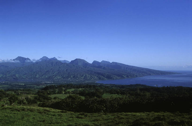 无人,横图,室外,白天,旅游,度假,美景,森林,山脉,地形,海岸线,景观,娱乐,风景,自然,享受,休闲,景色,放松,摄影,宁静,自然风光,大洋洲,法属波利尼西亚,社会群岛,万里无云,法属玻利尼西亚,塔西提岛,自然地理,彩图,法国海外领土