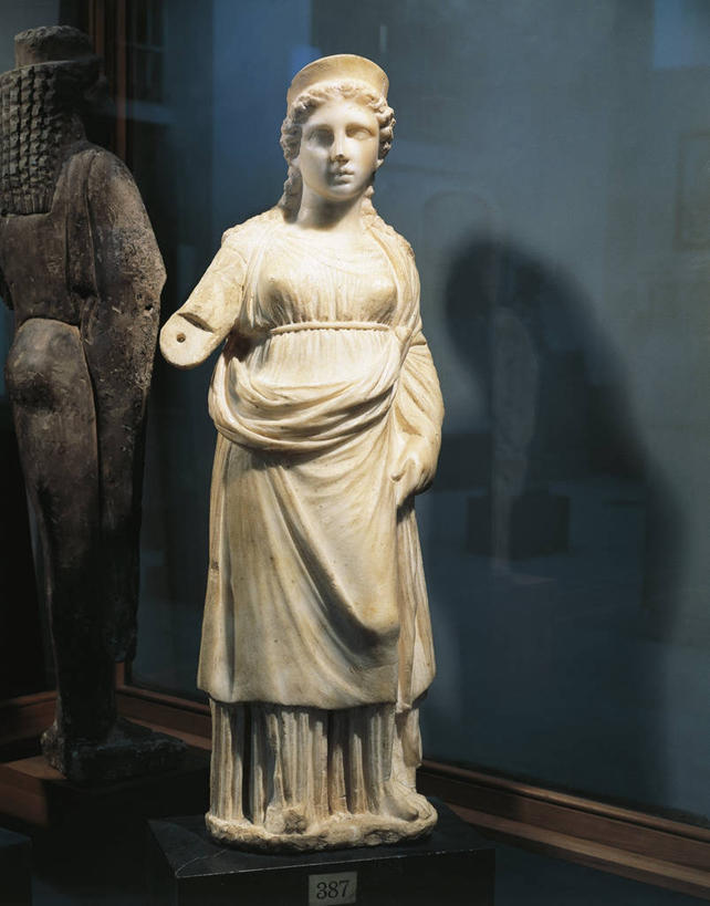 无人,站,竖图,室内,正面,帽子,雕塑,神话,长袍,雕像,大理石,历史,破坏,文化,古罗马,破损,古代,摄影,宗教,损坏,传说,古埃及文明,古代文明,母性之神,生育之神,埃及神话,伊希斯,彩图,传统服装,过去