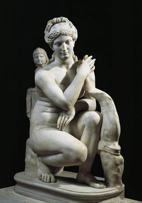 裸体,无人,蹲,竖图,性感,雕塑,黑色背景,艺术,雕像,大理石,古罗马,一个,赤脚,摄影,单个,优美,手艺,爱神,美术工艺,洗涤,彩图,影棚拍摄,美人