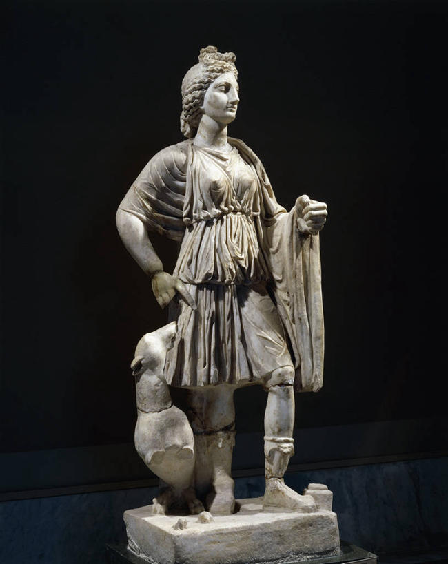 无人,竖图,室内,狗,雕塑,神话,长袍,雕像,大理石,文化,古代,叉腰,摄影,女神,传说,希腊神话,贞洁,古代文明,狄安娜,狩猎女神,美术工艺,女性美,阿耳忒弥斯,贞洁处女,阿波罗萨,月亮女神,彩图,过去