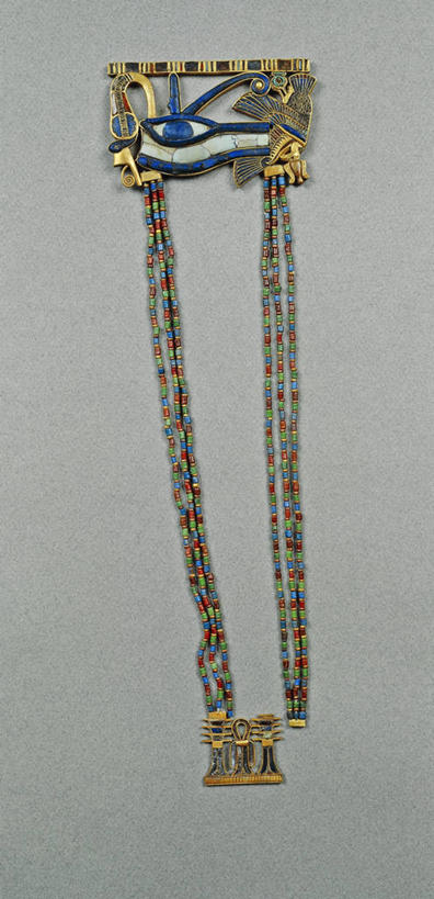 眼睛,无人,竖图,全景,俯视,特写,项链,珠宝,瞳孔,神话,装饰,历史,文化,古代,一个,人体,眼部,摄影,单个,胸肌,传说,皇室,守护神,古埃及文明,古代文明,荷鲁斯,美术工艺,法老守护神,埃及神话,眼,彩图,高角度拍摄,影棚拍摄,神,过去