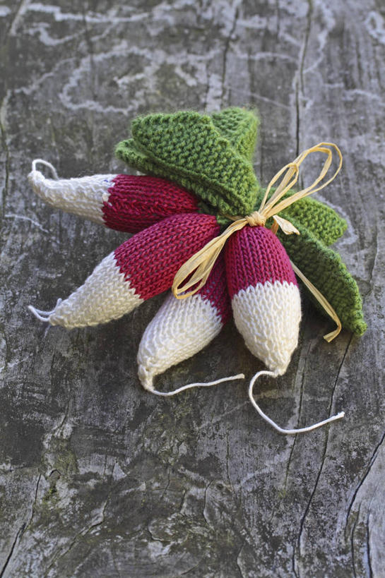 竖图,特写,白天,留白,萝卜,蔬菜,静物,编织,园艺,串,摄影,羊毛,想法,彩图,酒椰