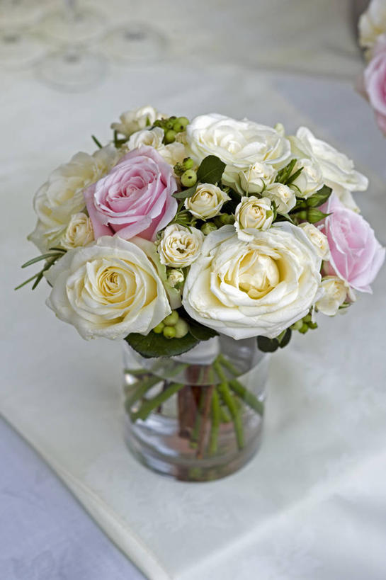 无人,竖图,室内,特写,美景,植物,玫瑰,静物,花瓶,景观,花,花瓣,粉色,白色,自然,花束,景色,摄影,自然风光,彩图,影棚拍摄,对焦