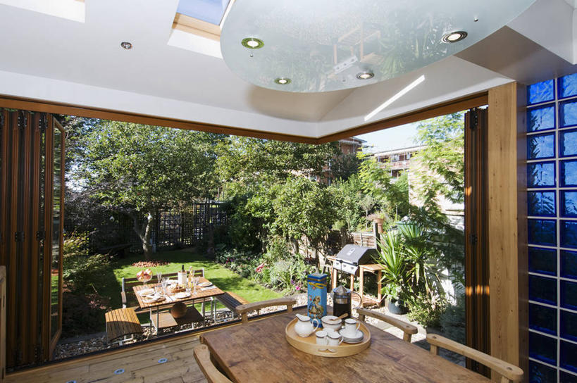 无人,横图,室内,室外,白天,吃饭,家具,门,桌子,椅子,木制,饭厅,首都,折叠,现代,英格兰,夏天,摄影,生活方式,彩图