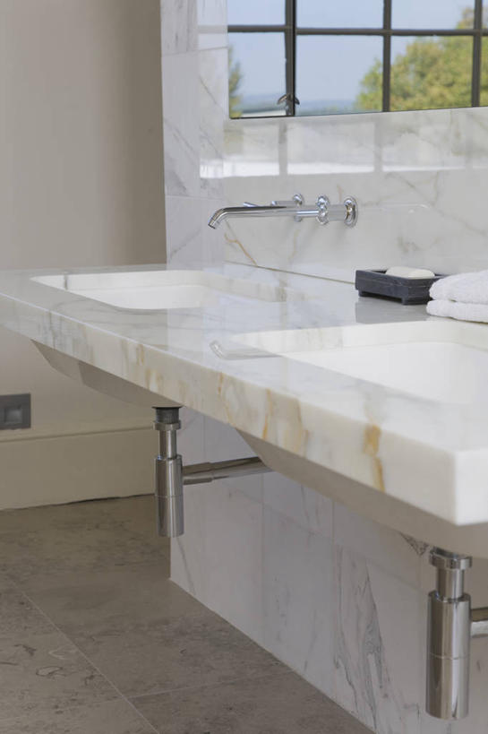 无人,双胞胎,竖图,室内,白天,浴室,水槽,水龙头,大理石,现代,英格兰,白色,摄影,切尔滕汉姆,彩图