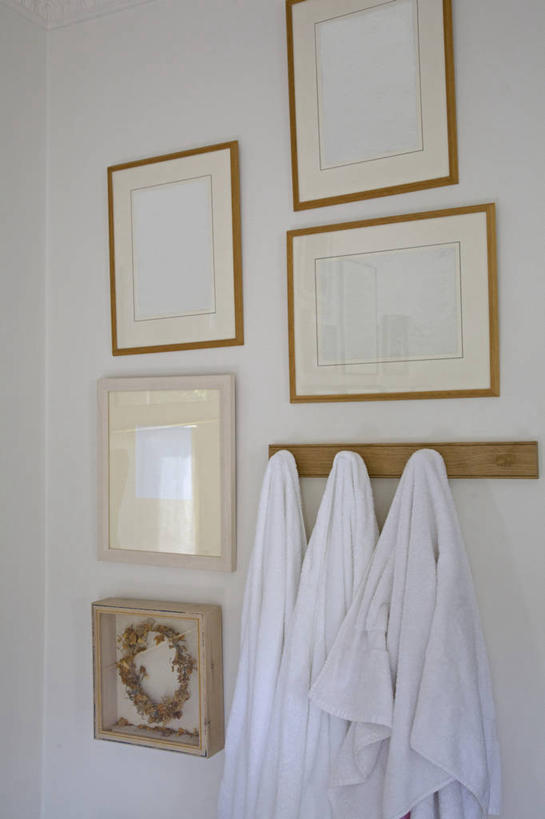 无人,竖图,室内,白天,浴室,首都,现代,英格兰,白色,容器,箱子,毛巾,工具箱,摄影,储藏,吊钩,储存,收集,彩图,贮存,装裱