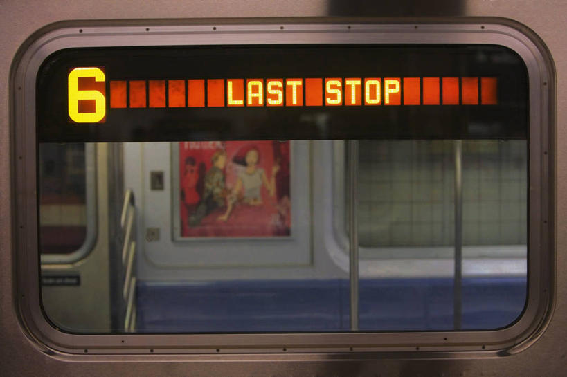 无人,横图,室内,特写,窗户,地铁,火车,玻璃,标志,材料,数字,文字,公共交通,图像,车厢,概念,运输,摄影,英文字母,人造,主题,消息,客车,构图,大写字母,彩图,时空