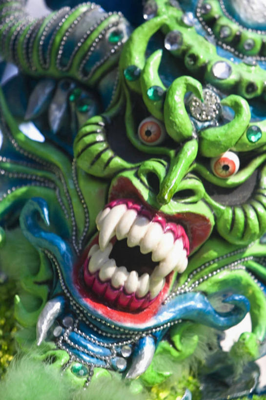 无人,竖图,室外,特写,白天,神秘,静物,表演,图像,表演者,扮演,一个,概念,幻想,摄影,单个,演出,娱乐活动,主题,进攻,视角,构图,惊骇,美术工艺,彩图,时空