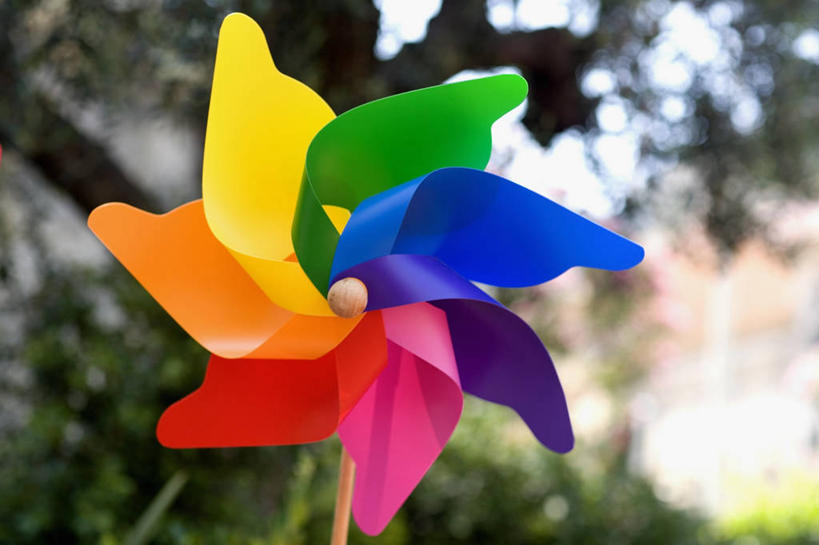 无人,横图,室外,特写,白天,植物,纸风车,玩具,阴影,首都,图像,绿色,天空,概念,童年,摄影,生长,主题,自然现象,构图,休闲活动,彩图,时空