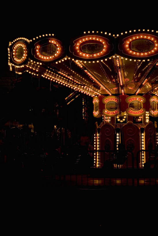 无人,游乐园,竖图,室外,夜晚,游戏,装饰,光亮,玩,图像,娱乐,休闲,乐趣,摄影,游乐设施,活动,照亮,享乐,发泄,消遣,智力,主题,宣泄,构图,游艺设施,旋转秋千,休闲活动,玩耍,嬉戏,彩图,时空