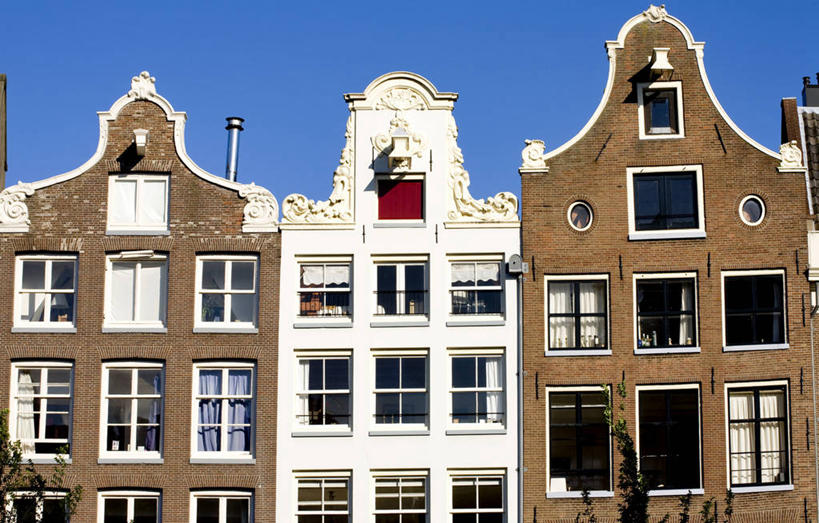 无人,家,横图,室外,白天,仰视,度假,美景,窗户,城市风光,城市,欧洲,荷兰,一排,阴影,整齐,并列,并排,光线,影子,房屋,屋子,景观,公寓,首都,娱乐,洋房,楼房,玻璃窗,住宅,排列,蓝色,蓝天,天空,阳光,天,享受,休闲,景色,放松,晴朗,西欧,队列,平行,阿姆斯特丹,万里无云,荷兰王国,尼德兰王国,北荷兰省,晴空,晴空万里,彩图,低角度拍摄,房子,辛厄尔