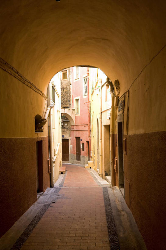 无人,家,竖图,室外,白天,正面,度假,美景,门,城市风光,城市,法国,欧洲,阴影,反射,影子,房屋,墙,屋子,景观,公寓,拱门,走道,走廊,过道,娱乐,洋房,楼房,墙壁,墙面,住宅,门框,享受,休闲,景色,放松,西欧,法兰西,滨海阿尔卑斯,法兰西共和国,法兰西第五共和国,普罗旺斯.阿尔卑斯.蓝色海岸,普罗旺斯.阿尔卑斯.蓝色海岸大区,滨海阿尔卑斯省,彩图,房子,芒通